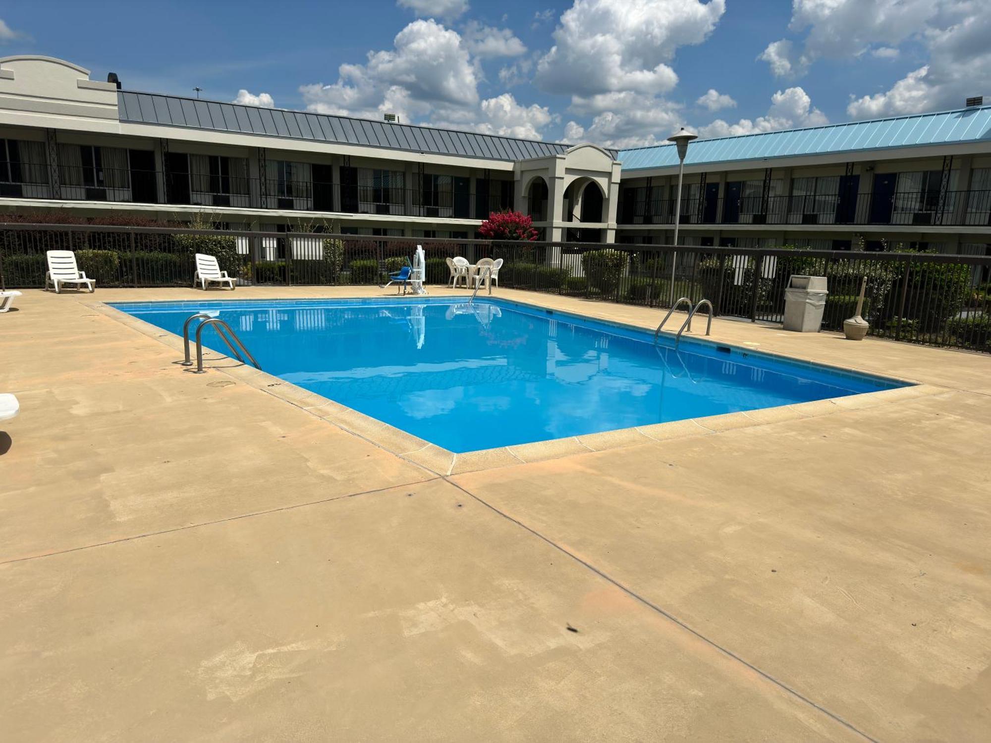 Days Inn By Wyndham Emporia Zewnętrze zdjęcie