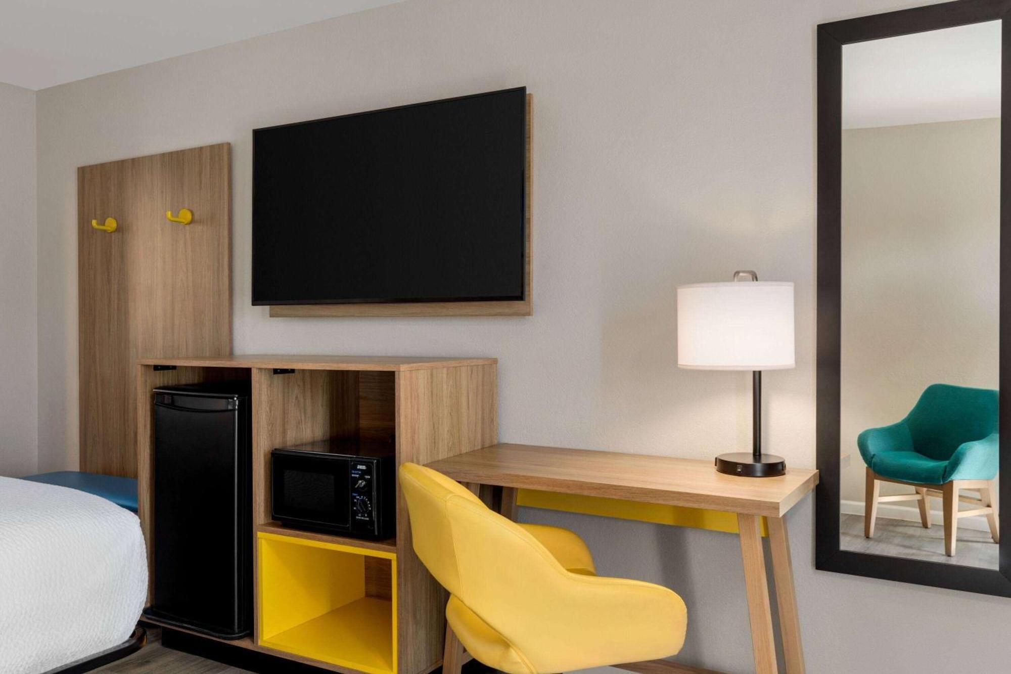 Days Inn By Wyndham Emporia Zewnętrze zdjęcie