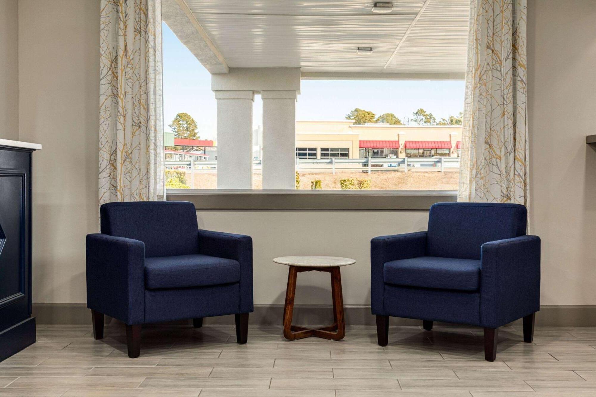 Days Inn By Wyndham Emporia Zewnętrze zdjęcie